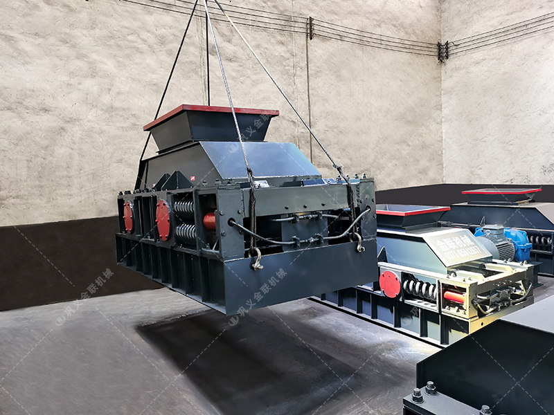 1000x700中型半自動(dòng)液壓對輥破碎機(jī)發(fā)貨圖片